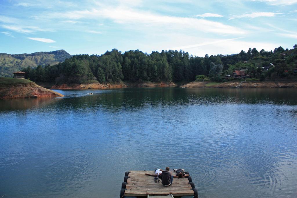 Casa Galeria Guatape Villa Bagian luar foto