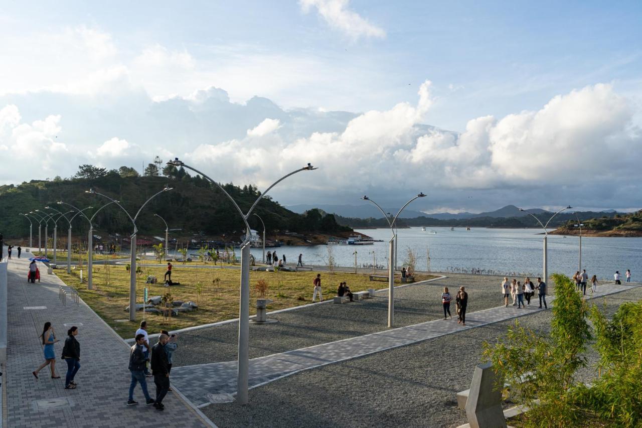 Casa Galeria Guatape Villa Bagian luar foto