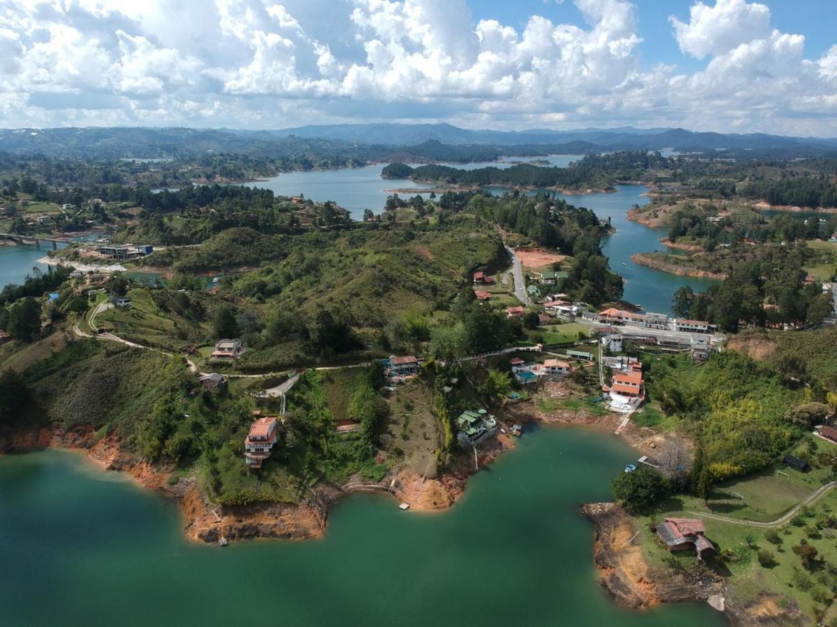 Casa Galeria Guatape Villa Bagian luar foto