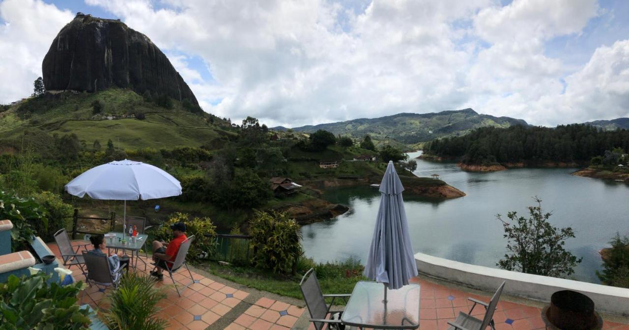 Casa Galeria Guatape Villa Bagian luar foto